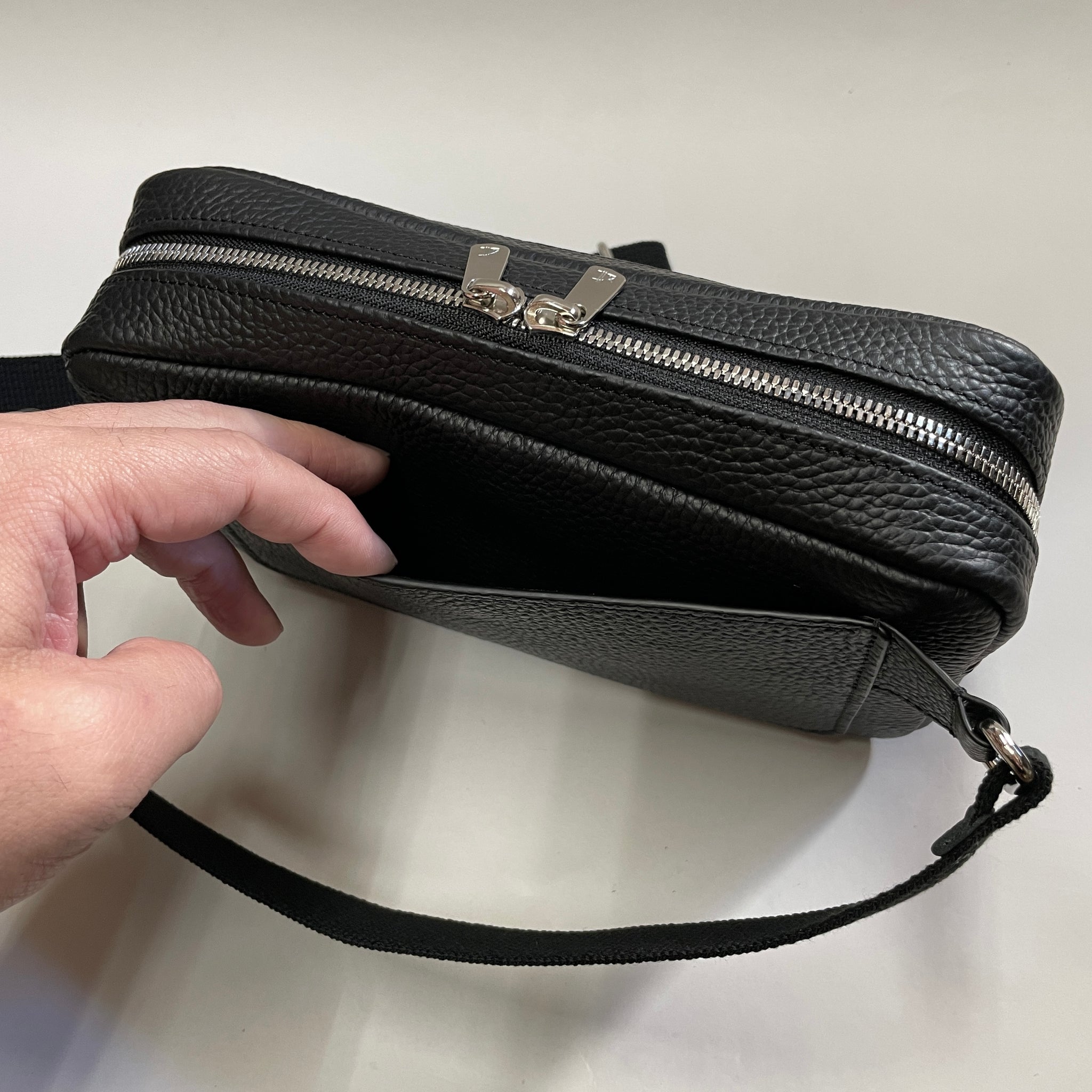 BRASSBOUND 01 レザーバック ミニバッグ オールレザー BLACK – BRASSBOUND